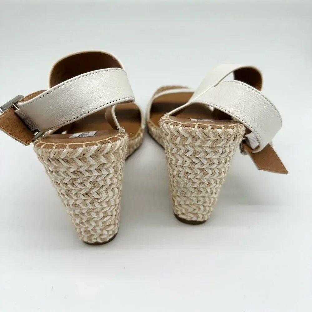Steve Madden White and Brown Wedges with Minimalist Design